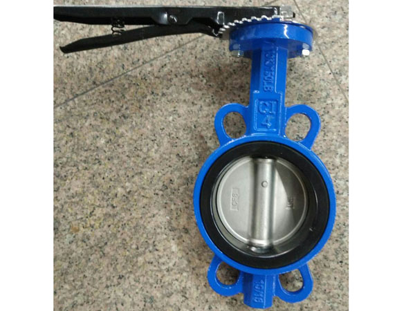 手柄對(dui)夾蝶閥(fa)